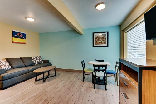 Captains Quarters Inn image 13
