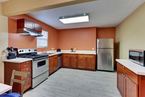 Captains Quarters Inn image 17