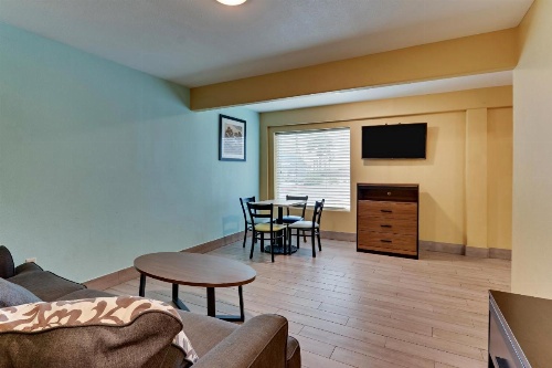 Captains Quarters Inn image 19