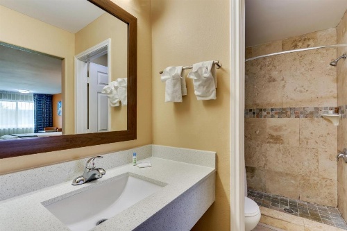 Captains Quarters Inn image 31