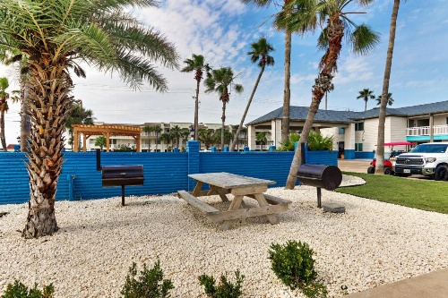 Captains Quarters Inn image 34