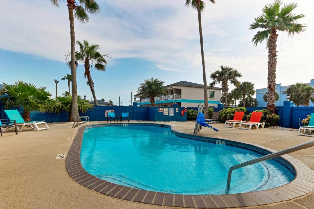 Captains Quarters Inn Image 40