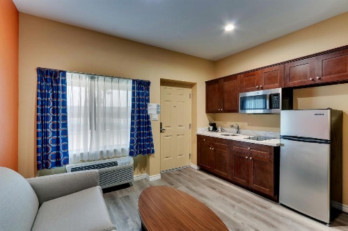Captains Quarters Inn image 7